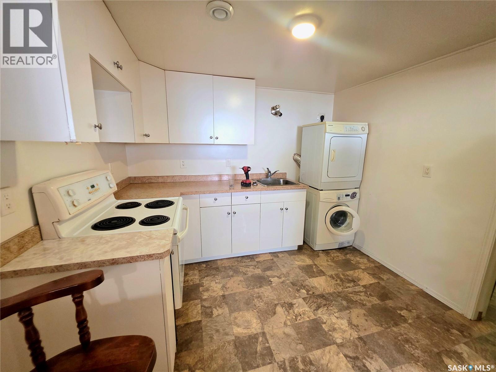 802 O Avenue S, Saskatoon, SK - Indoor Photo Showing Laundry Room
