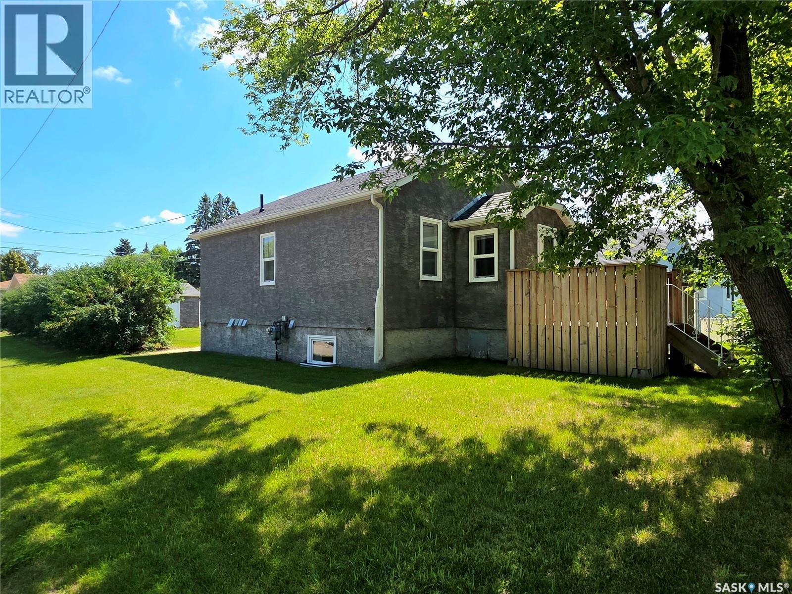 802 O Avenue S, Saskatoon, SK - Outdoor