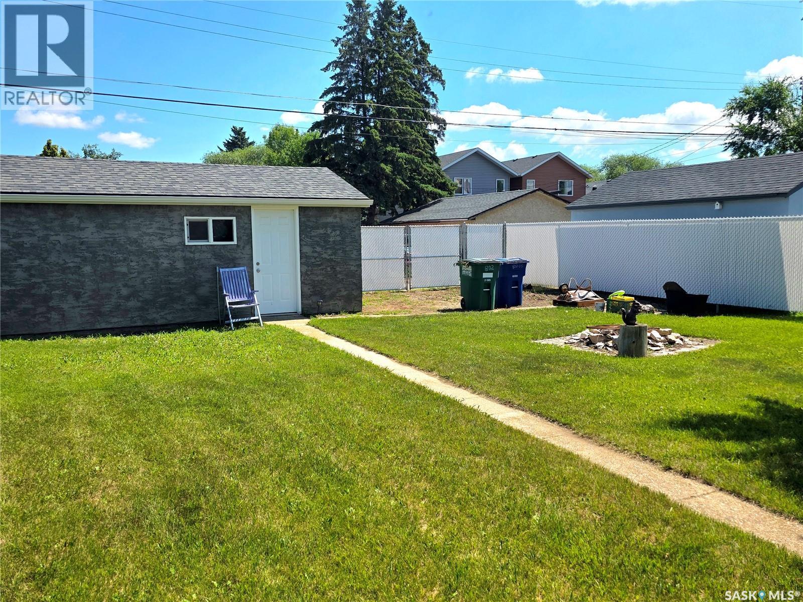 802 O Avenue S, Saskatoon, SK - Outdoor