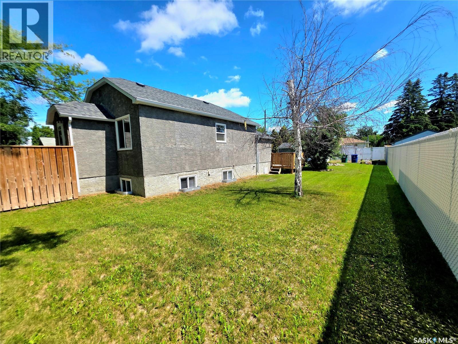 802 O Avenue S, Saskatoon, SK - Outdoor