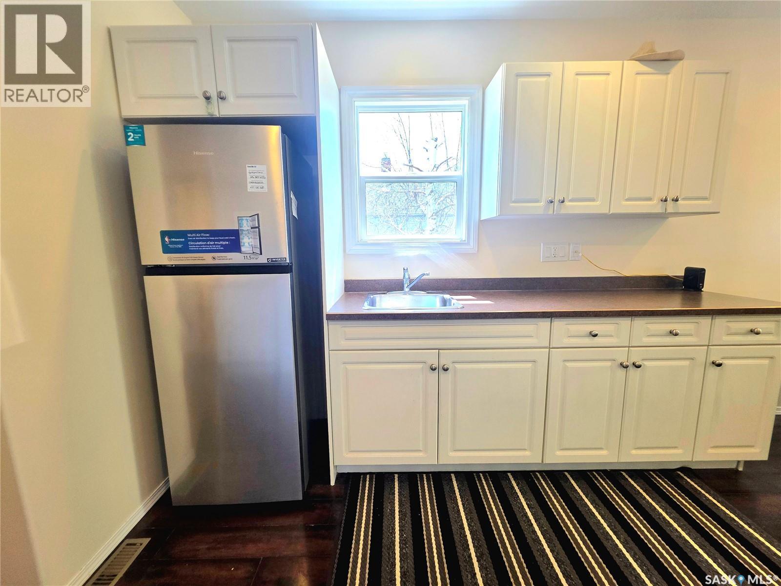 802 O Avenue S, Saskatoon, SK - Indoor Photo Showing Kitchen