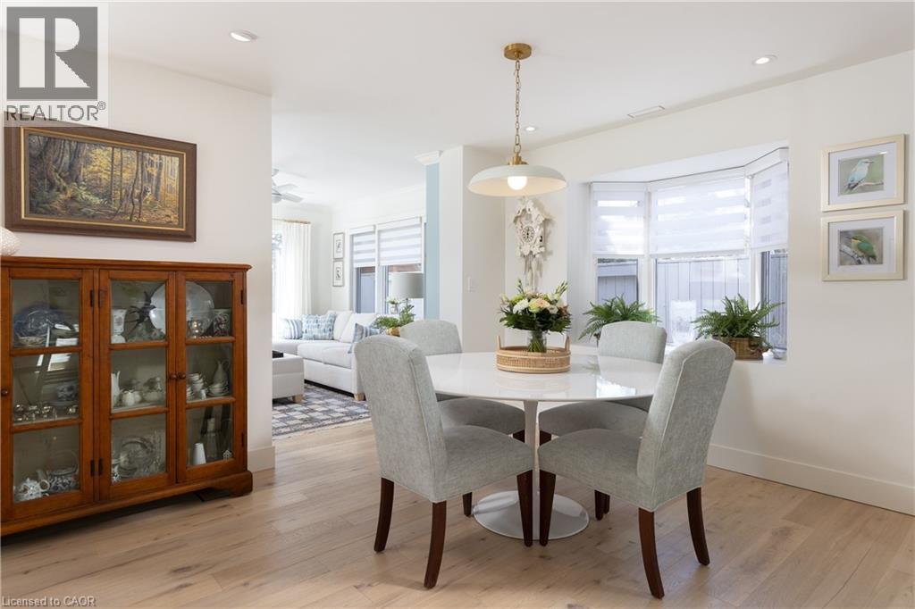 3136 Princess Boulevard, Burlington, ON - Indoor Photo Showing Dining Room