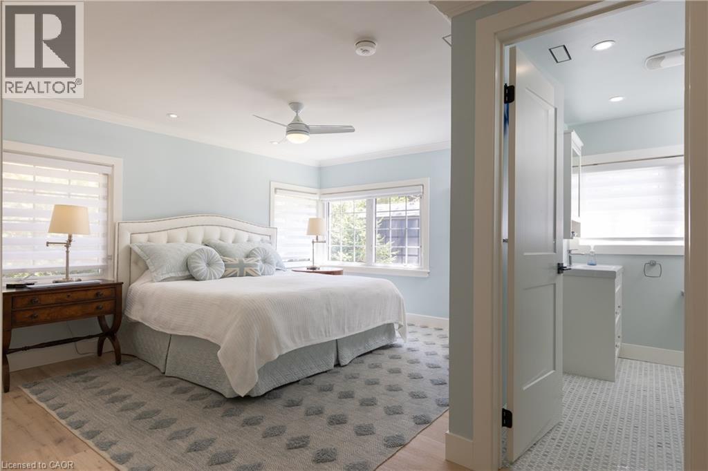 3136 Princess Boulevard, Burlington, ON - Indoor Photo Showing Bedroom