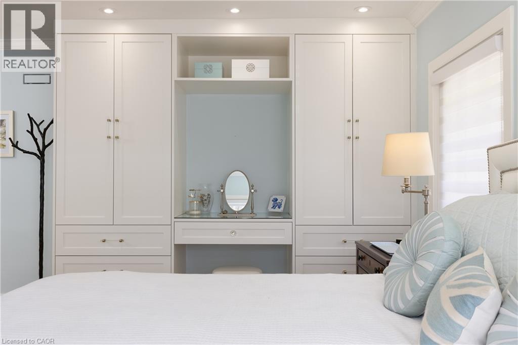 3136 Princess Boulevard, Burlington, ON - Indoor Photo Showing Bedroom
