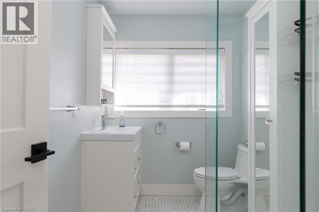 3136 Princess Boulevard, Burlington, ON - Indoor Photo Showing Bathroom