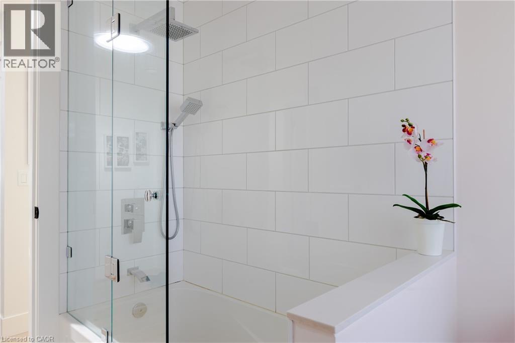 3136 Princess Boulevard, Burlington, ON - Indoor Photo Showing Bathroom