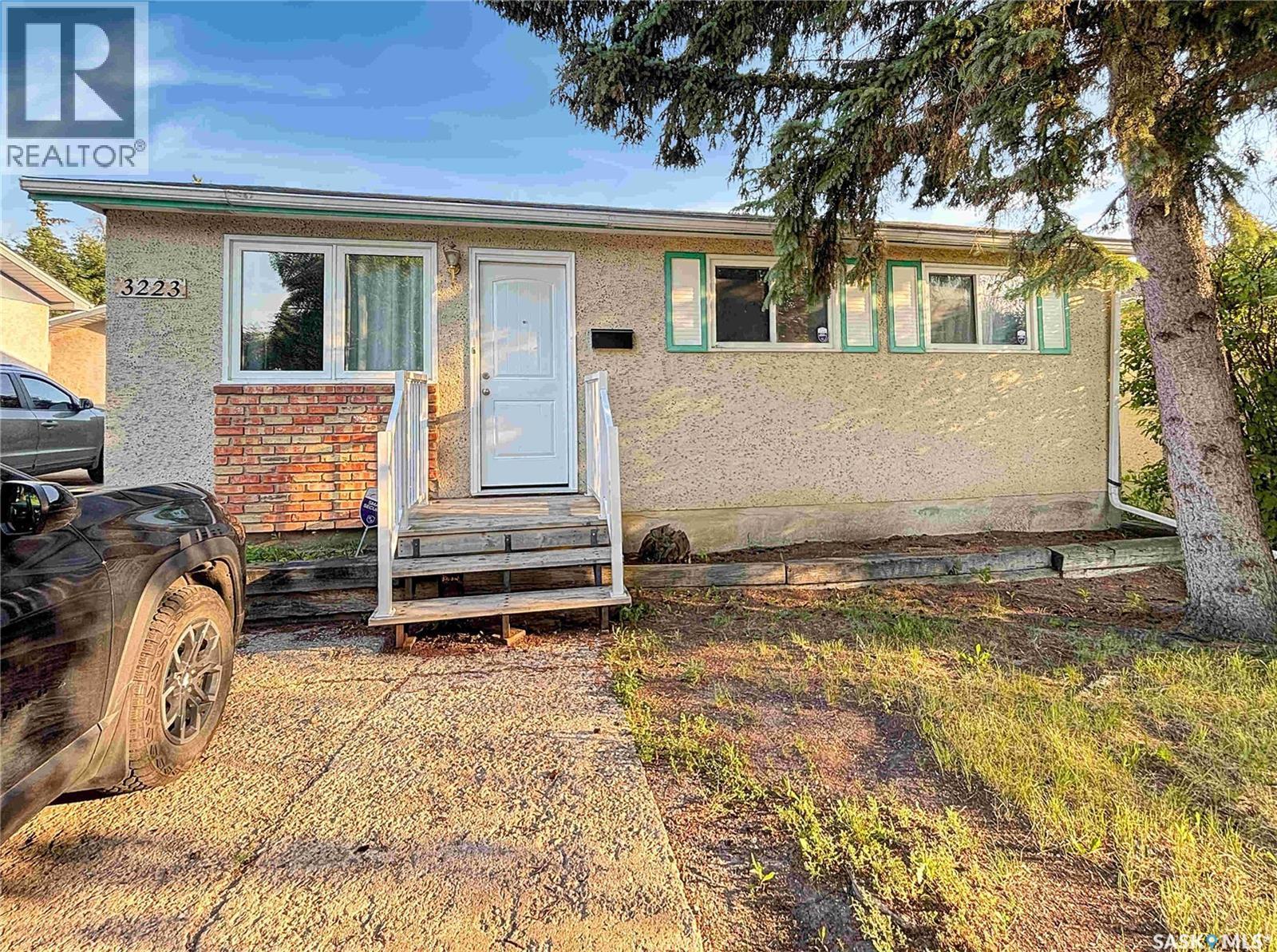 3223 Maxwell Street, Saskatoon, SK - Outdoor