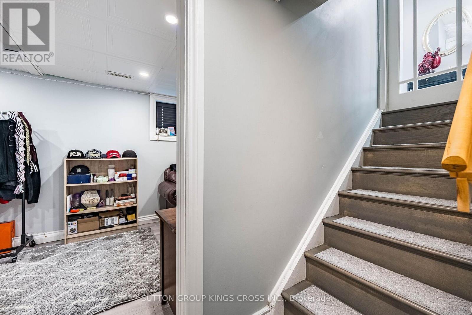 2 Maitland Avenue, Hamilton, ON - Indoor Photo Showing Other Room