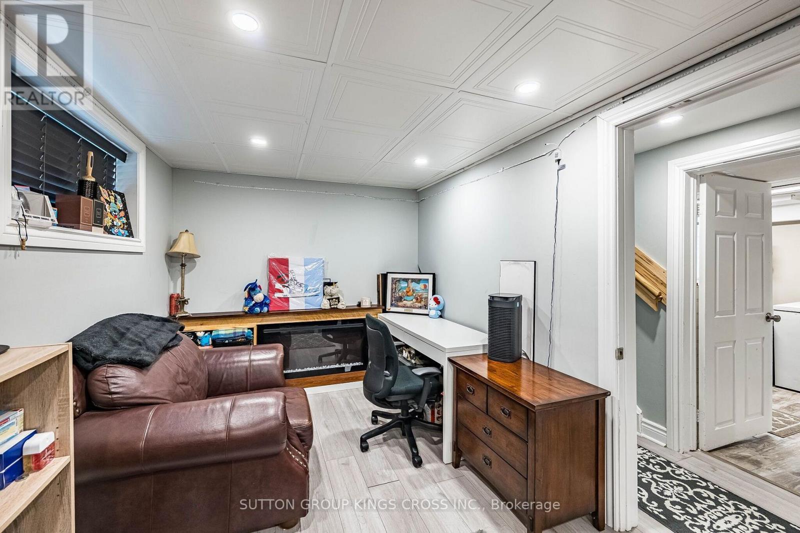 2 Maitland Avenue, Hamilton, ON - Indoor