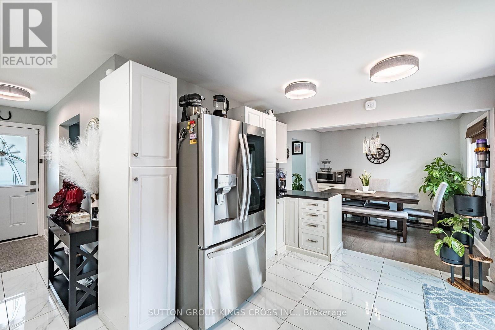 2 Maitland Avenue, Hamilton, ON - Indoor
