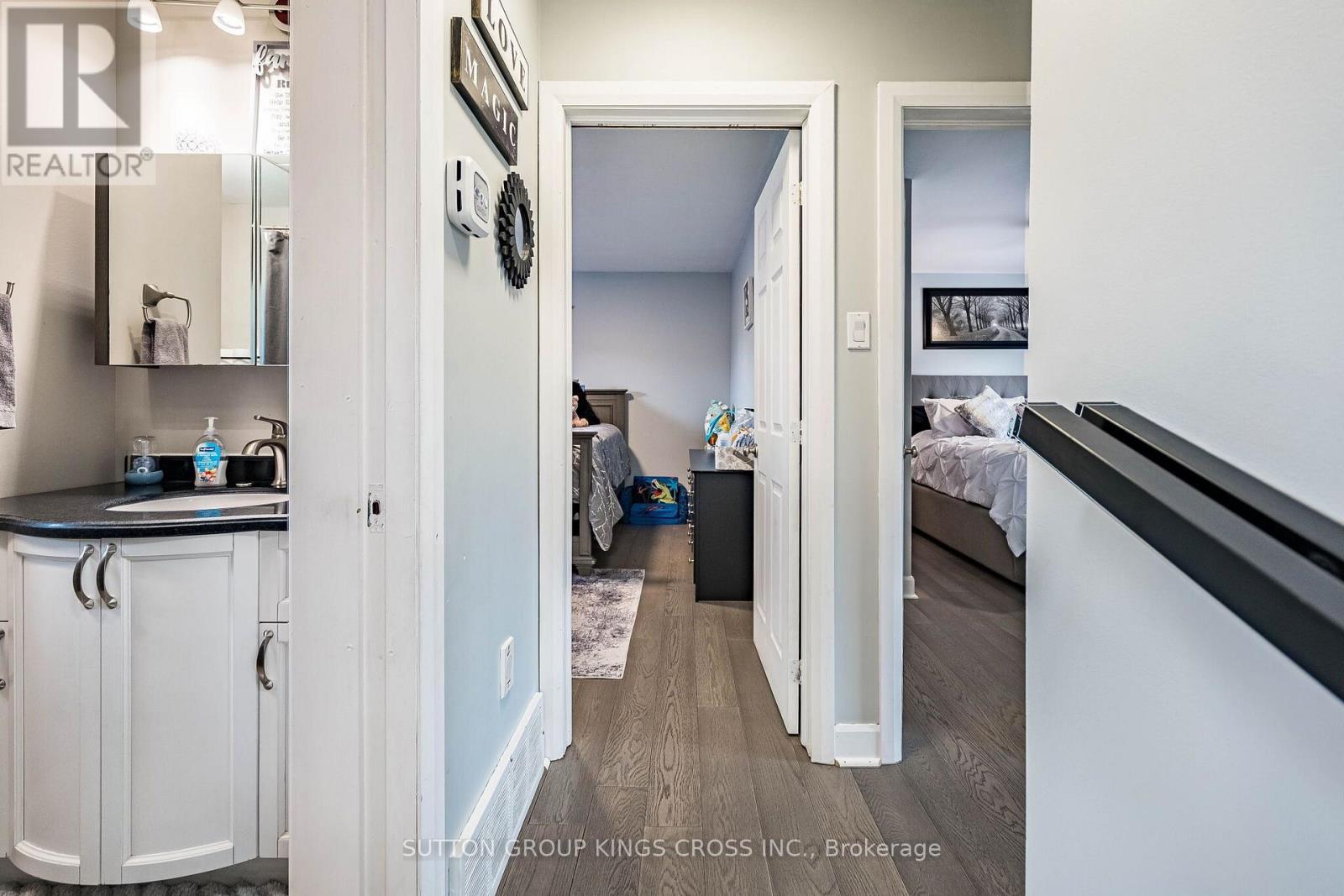 2 Maitland Avenue, Hamilton, ON - Indoor