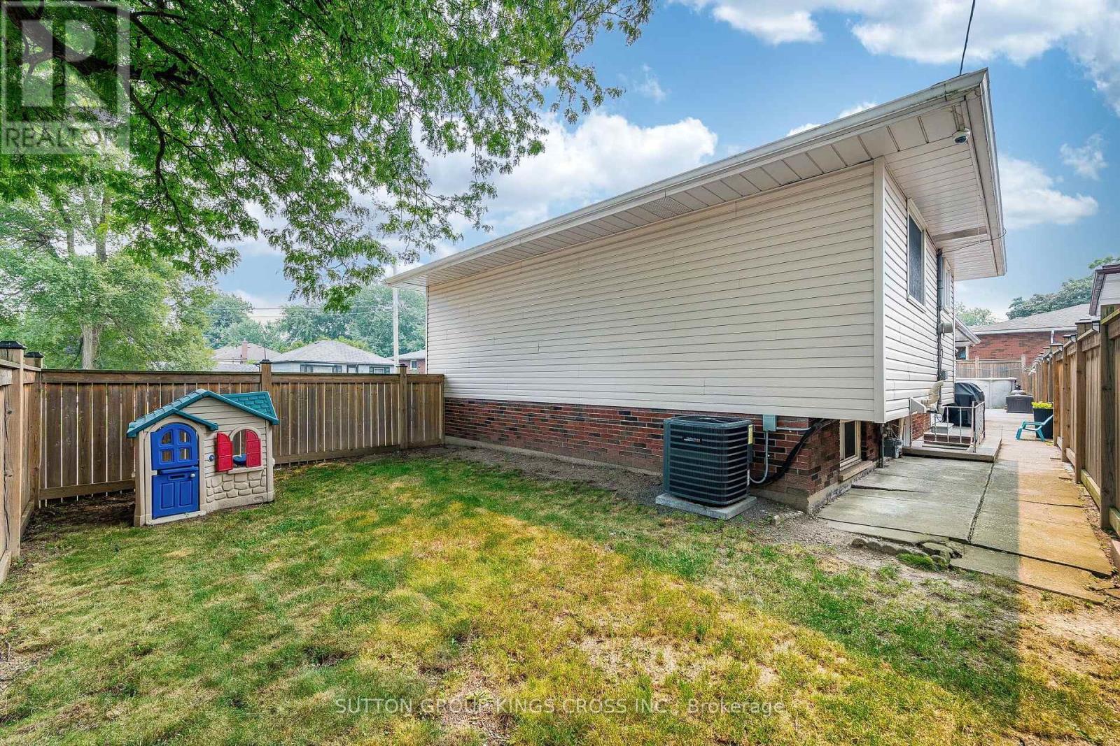 2 Maitland Avenue, Hamilton, ON - Outdoor With Exterior