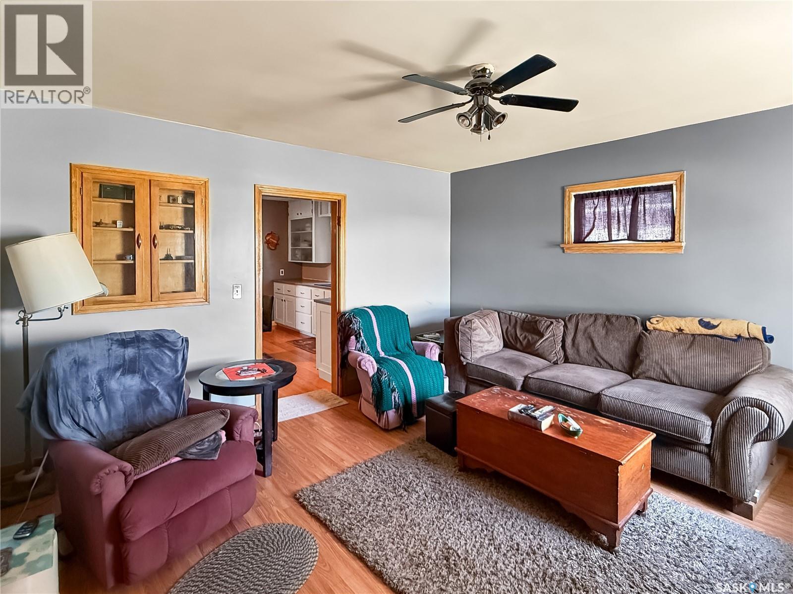 429 Second Street, Odessa, SK - Indoor Photo Showing Living Room
