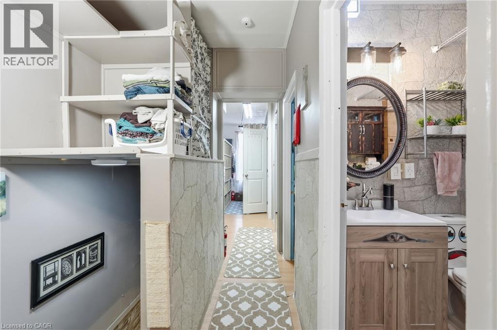 182 Cavell Avenue, Hamilton, ON - Indoor