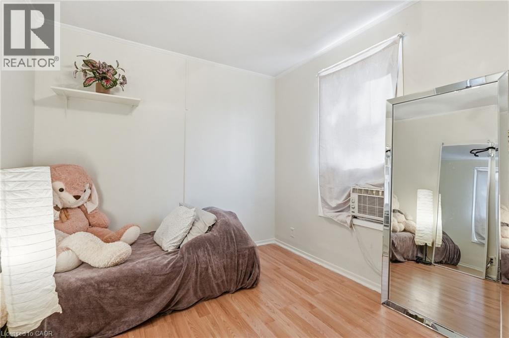 182 Cavell Avenue, Hamilton, ON - Indoor