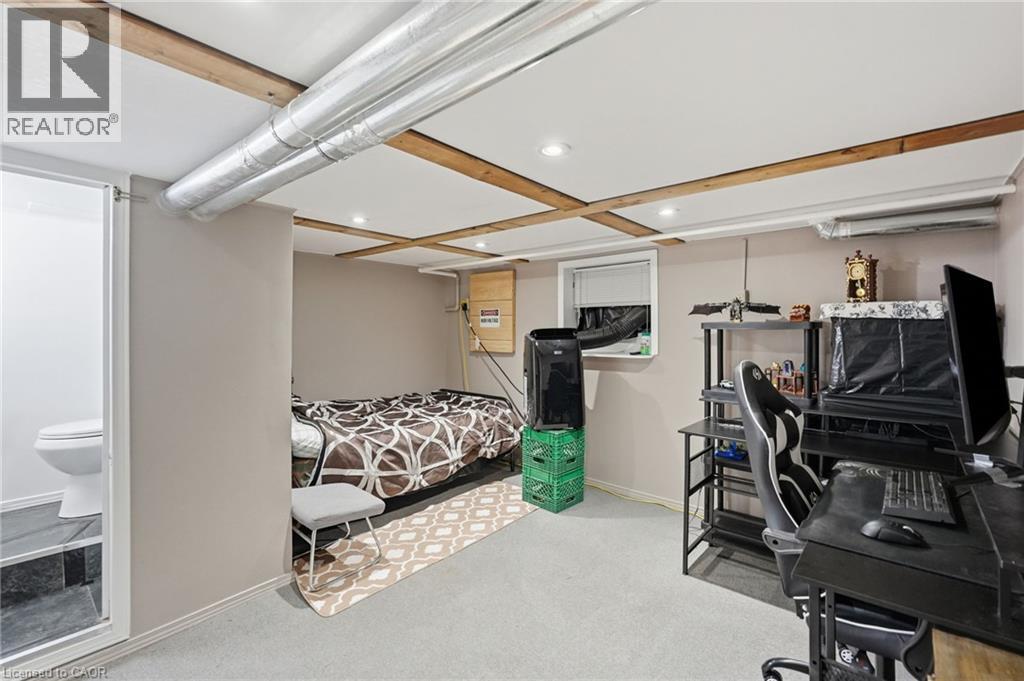 182 Cavell Avenue, Hamilton, ON - Indoor