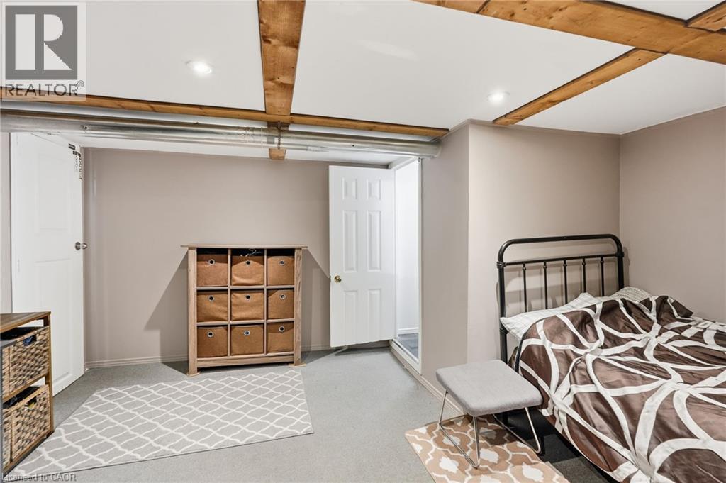182 Cavell Avenue, Hamilton, ON - Indoor Photo Showing Bedroom