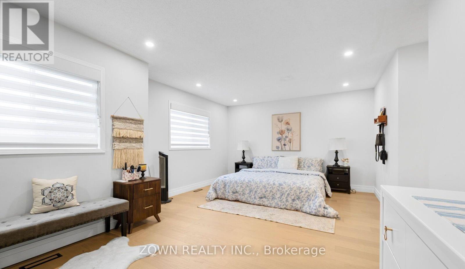 5253 Bushelgrove Circle, Mississauga, ON - Indoor Photo Showing Bedroom