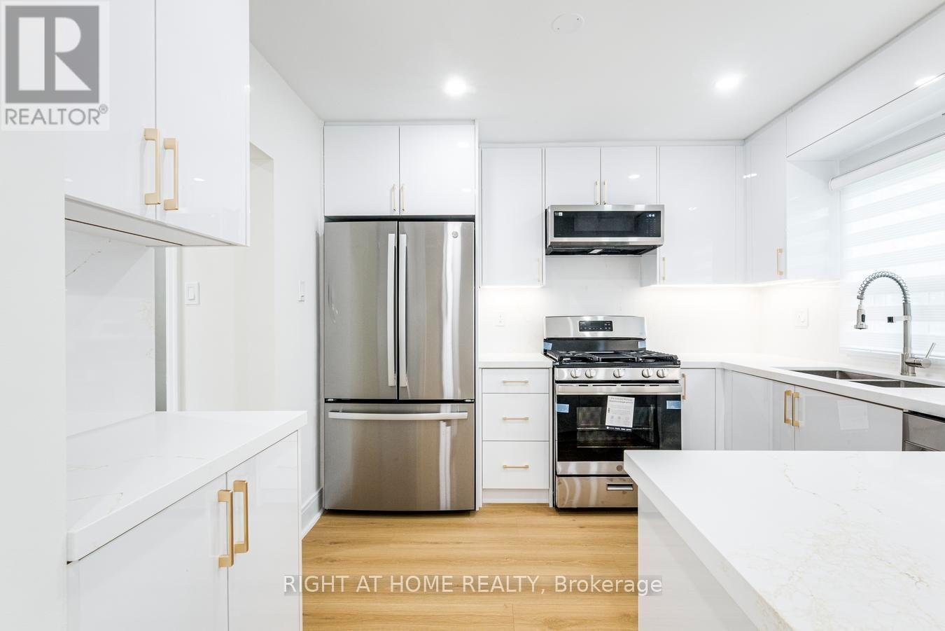 48 Daleside Crescent, Toronto, ON - Indoor Photo Showing Kitchen With Stainless Steel Kitchen With Double Sink With Upgraded Kitchen