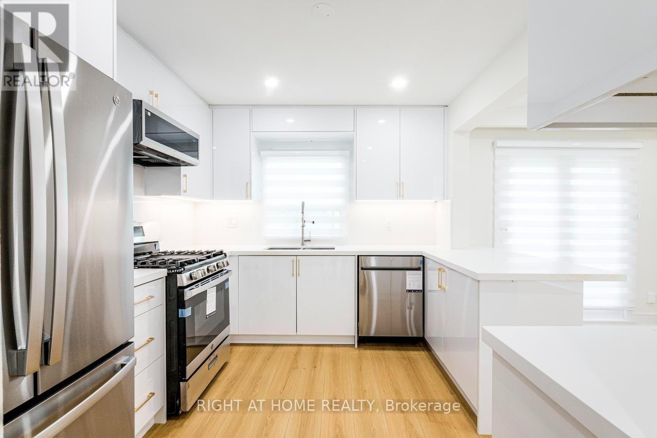 48 Daleside Crescent, Toronto, ON - Indoor Photo Showing Kitchen With Stainless Steel Kitchen With Upgraded Kitchen
