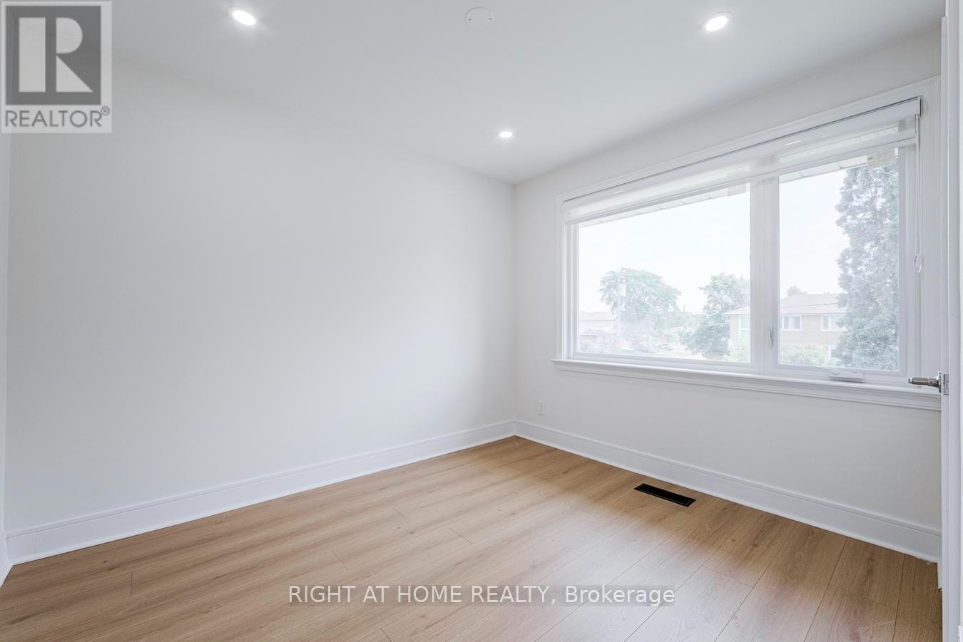 48 Daleside Crescent, Toronto, ON - Indoor Photo Showing Other Room