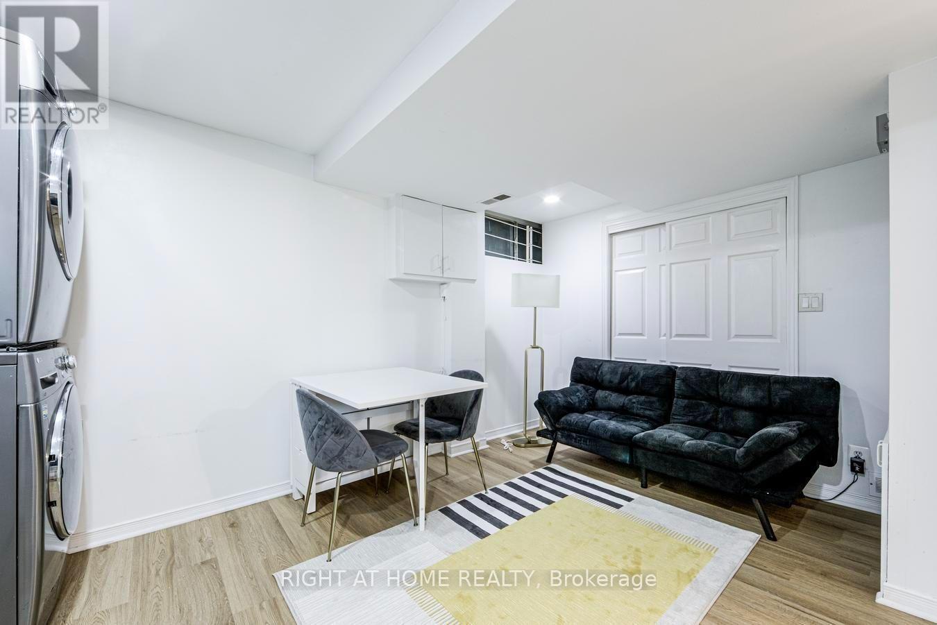 48 Daleside Crescent, Toronto, ON - Indoor