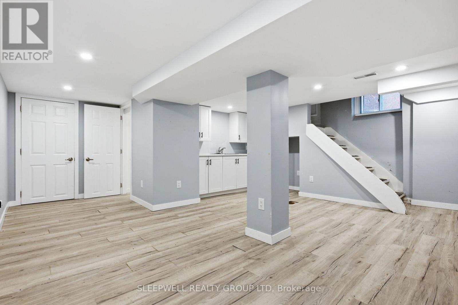 80 Fourth Avenue, Ottawa, ON - Indoor Photo Showing Other Room