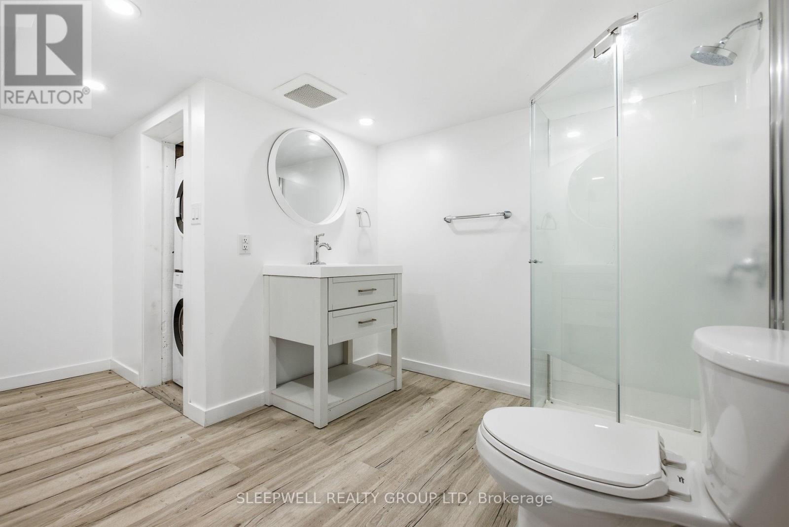 80 Fourth Avenue, Ottawa, ON - Indoor Photo Showing Bathroom