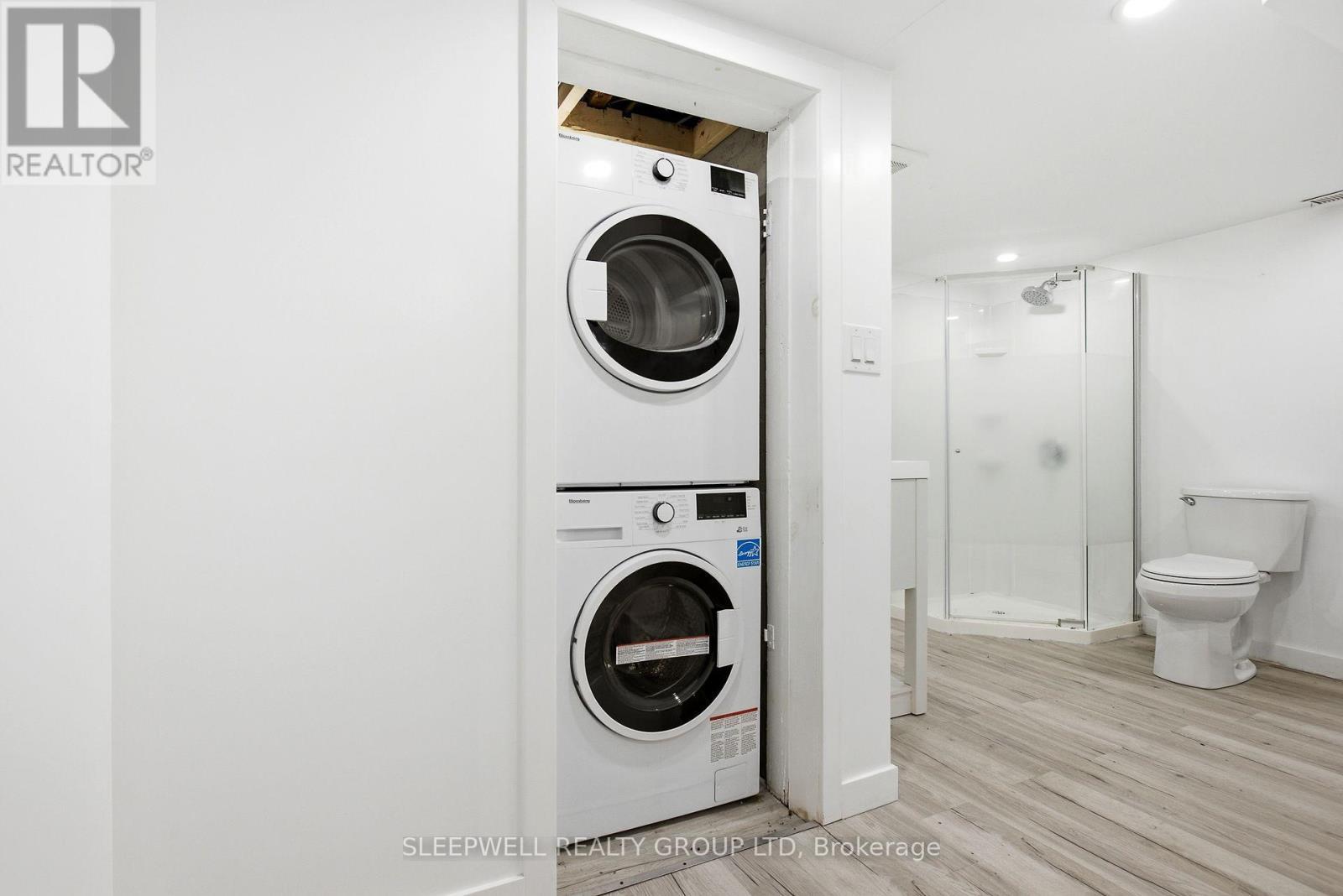 80 Fourth Avenue, Ottawa, ON - Indoor Photo Showing Laundry Room