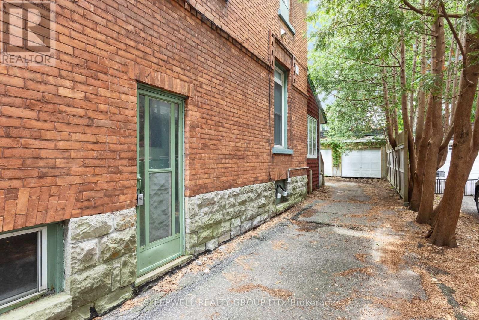 80 Fourth Avenue, Ottawa, ON - Outdoor With Exterior