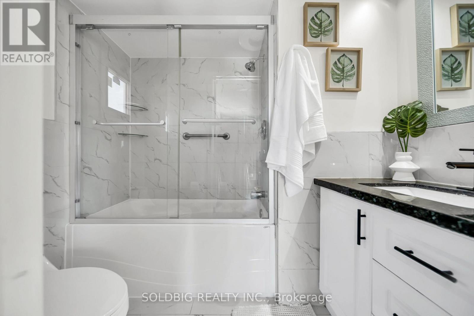 76 Banting Crescent, Brampton, ON - Indoor Photo Showing Bathroom