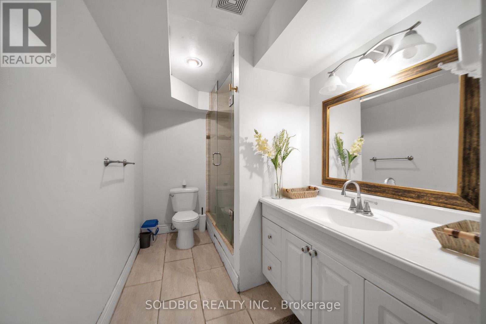 76 Banting Crescent, Brampton, ON - Indoor Photo Showing Bathroom