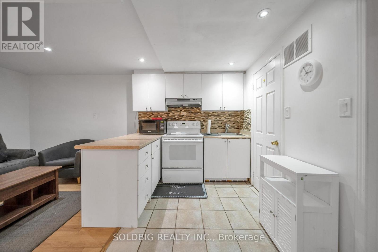 76 Banting Crescent, Brampton, ON - Indoor Photo Showing Kitchen