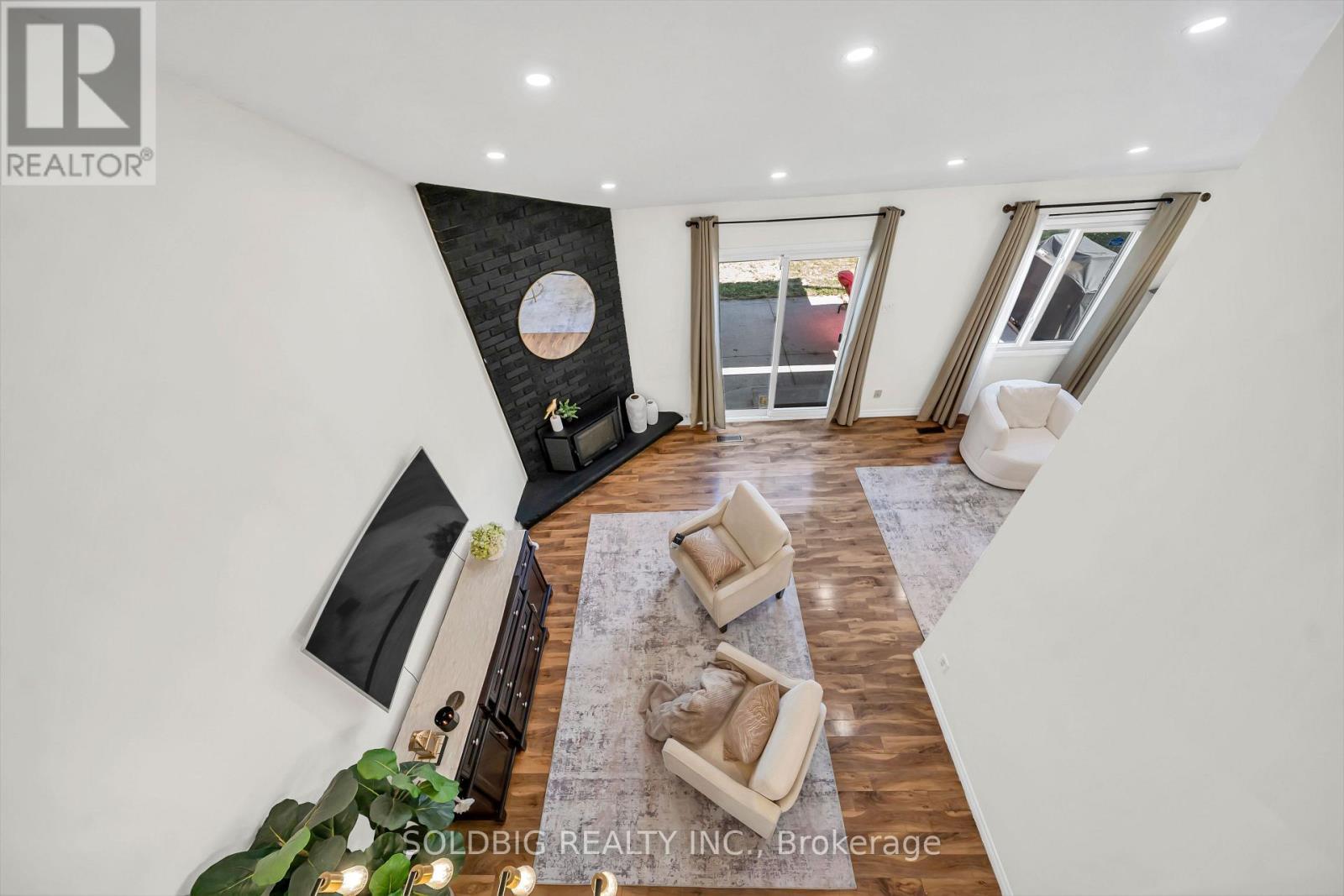 76 Banting Crescent, Brampton, ON - Indoor Photo Showing Other Room