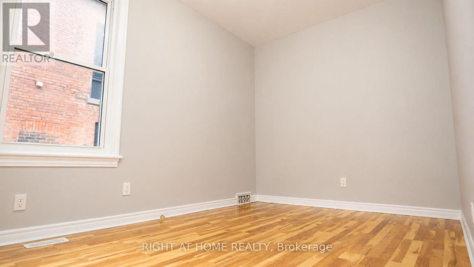 317 Queen Street S, Hamilton, ON - Indoor Photo Showing Other Room