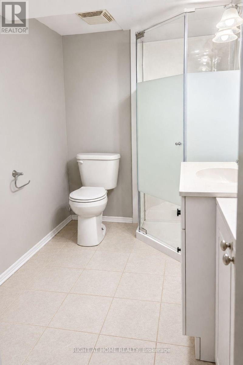 317 Queen Street S, Hamilton, ON - Indoor Photo Showing Bathroom