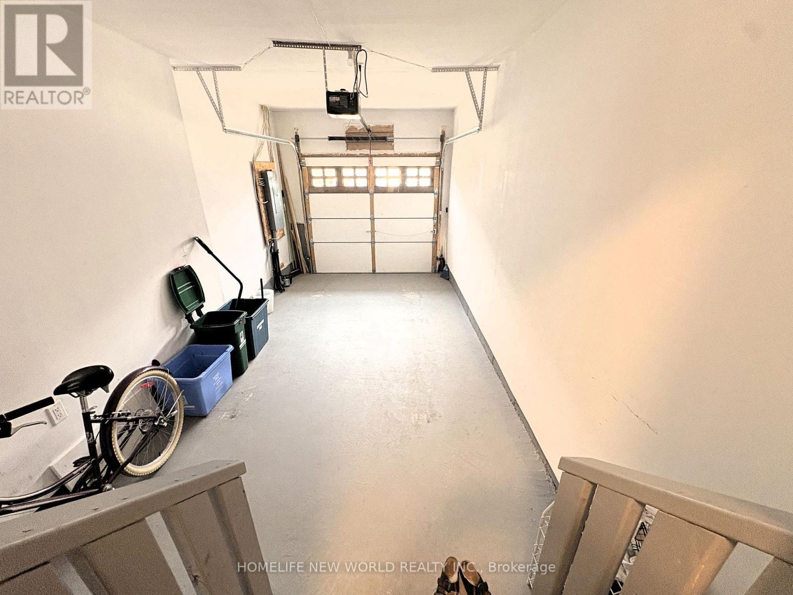 966 Cormorant Path, Pickering, ON - Indoor Photo Showing Garage