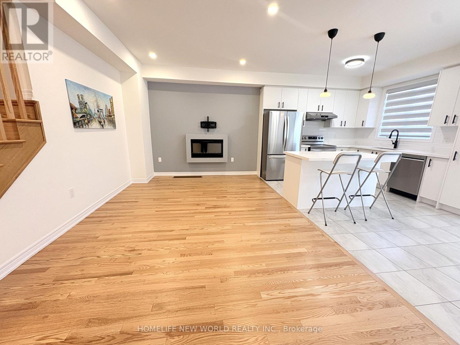 966 Cormorant Path, Pickering, ON - Indoor Photo Showing Kitchen With Stainless Steel Kitchen