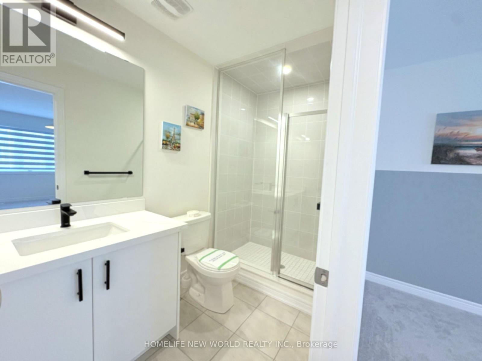 966 Cormorant Path, Pickering, ON - Indoor Photo Showing Bathroom