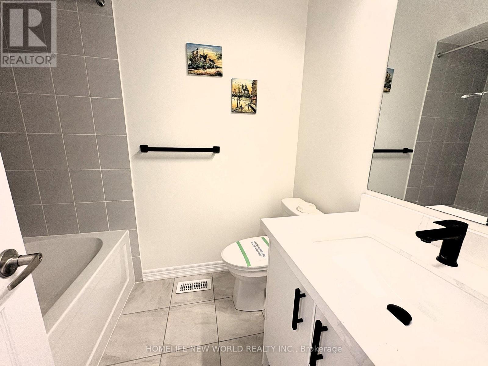966 Cormorant Path, Pickering, ON - Indoor Photo Showing Bathroom