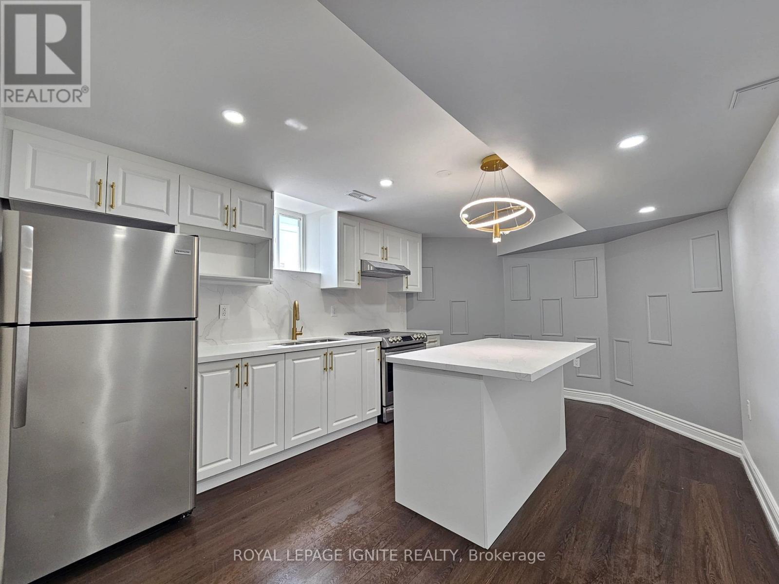 Basement - 1 Goderich Drive, Brampton, ON - Indoor Photo Showing Kitchen With Upgraded Kitchen