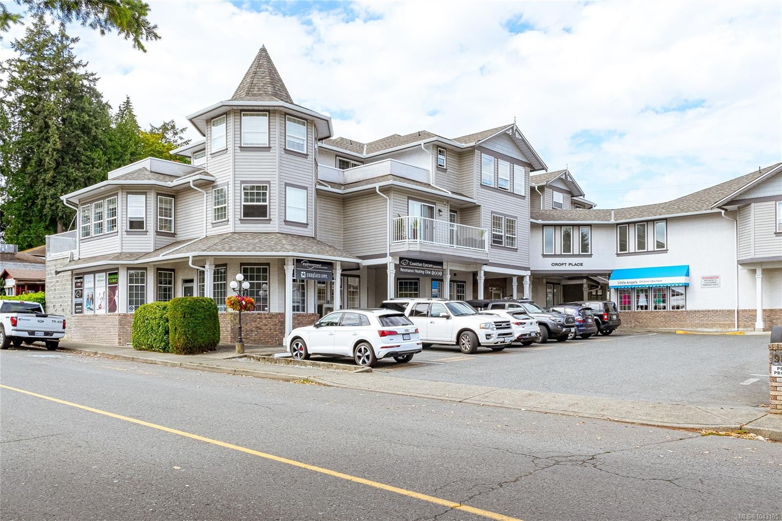 #202-9844 Croft St, Chemainus, BC - Outdoor With Balcony With Facade