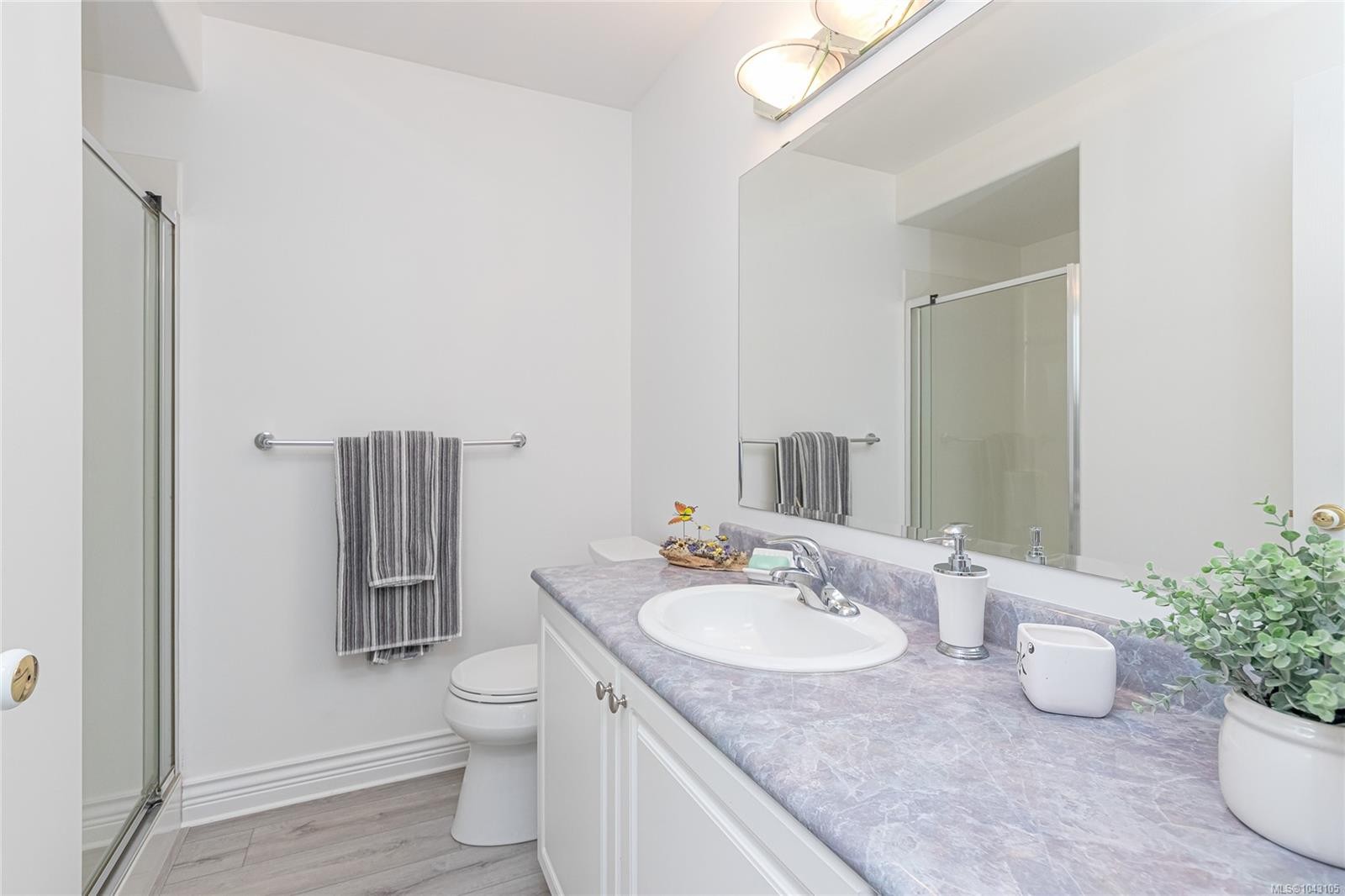 #202-9844 Croft St, Chemainus, BC - Indoor Photo Showing Bathroom