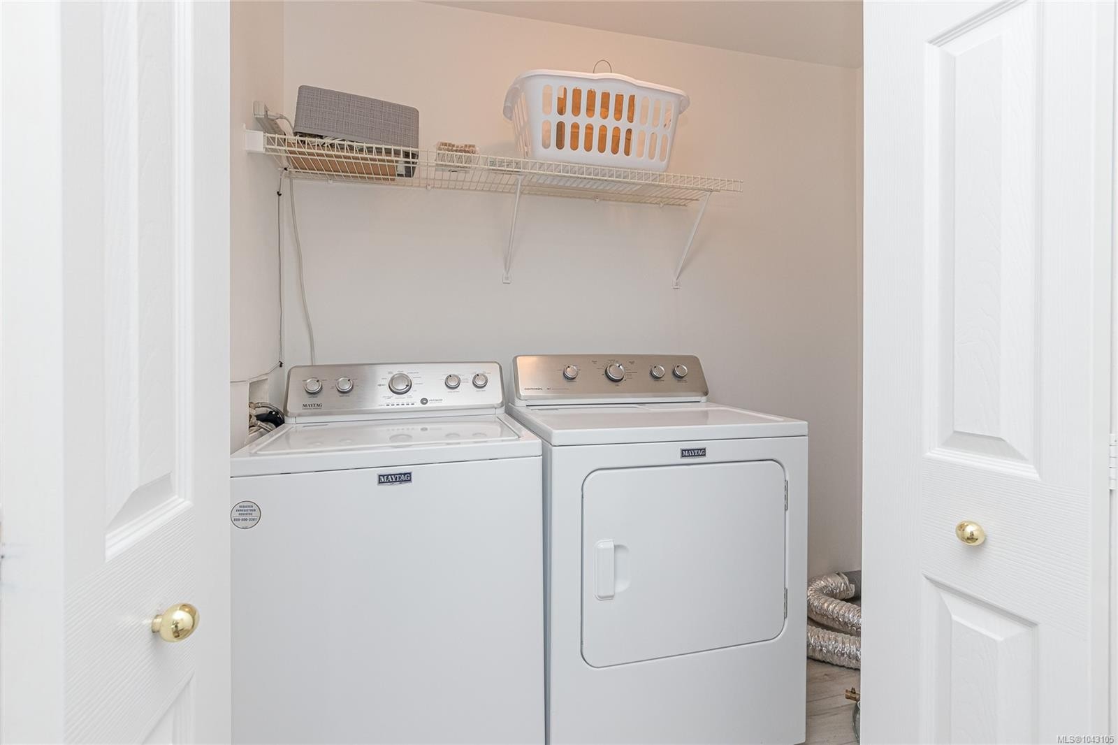 #202-9844 Croft St, Chemainus, BC - Indoor Photo Showing Laundry Room