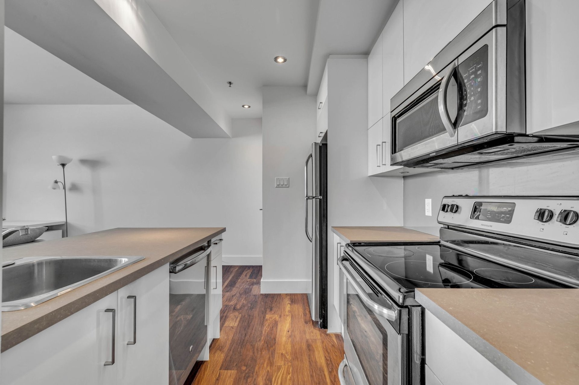 Kitchen - 422-850 Av. De Vimy, Québec (La Cité-Limoilou), QC - Indoor Photo Showing Kitchen