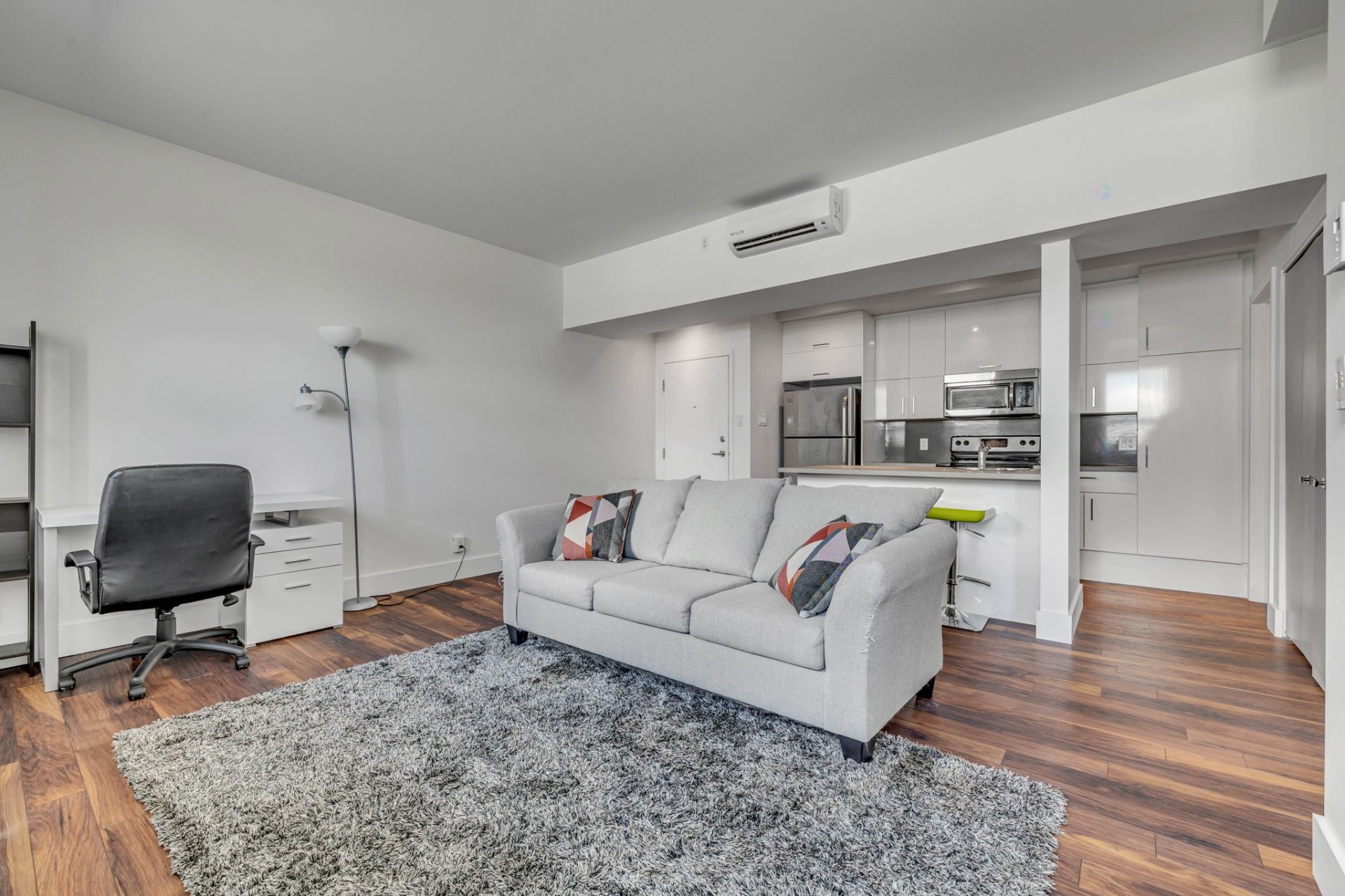 Overall view - 422-850 Av. De Vimy, Québec (La Cité-Limoilou), QC - Indoor Photo Showing Living Room
