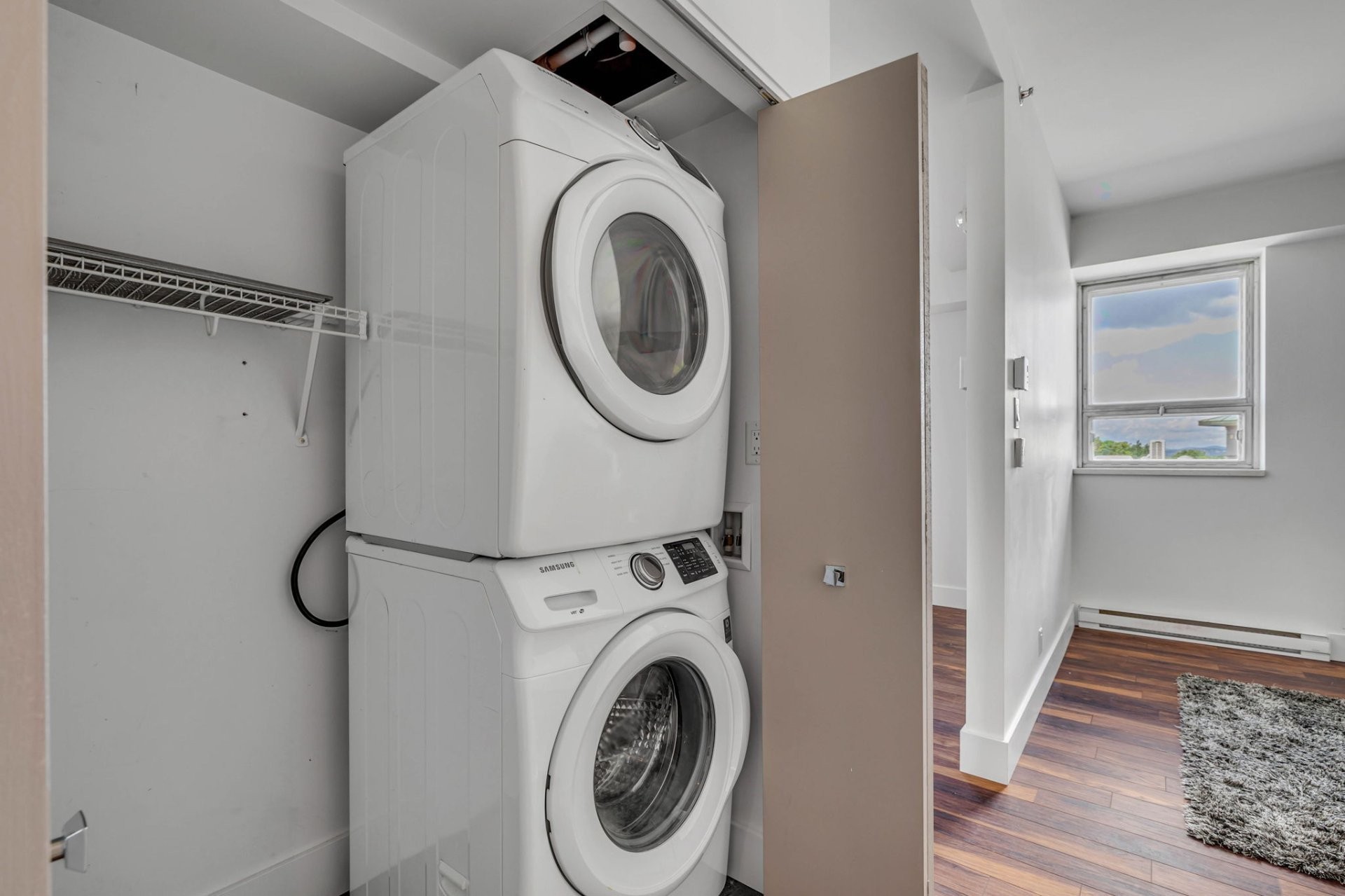 Passageway - 422-850 Av. De Vimy, Québec (La Cité-Limoilou), QC - Indoor Photo Showing Laundry Room