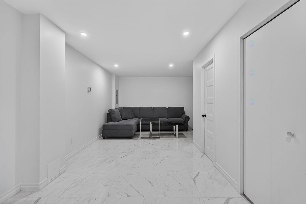 Family Room - 5301 Rue Gabriele-Frascadore, Montréal (Mercier/Hochelaga-Maisonneuve), QC - Indoor