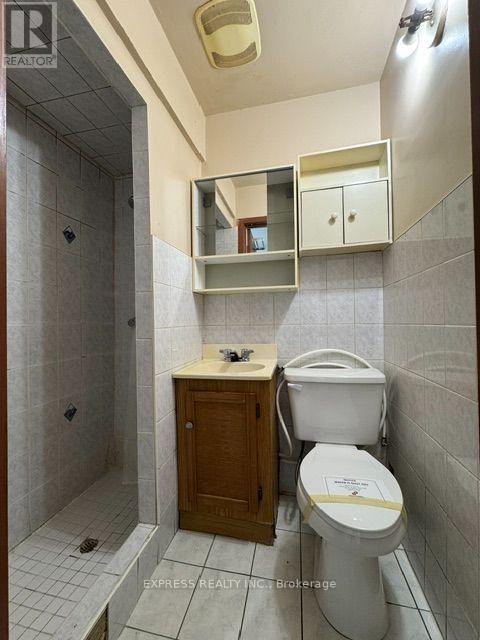 220 John Tabor Trail, Toronto, ON - Indoor Photo Showing Bathroom