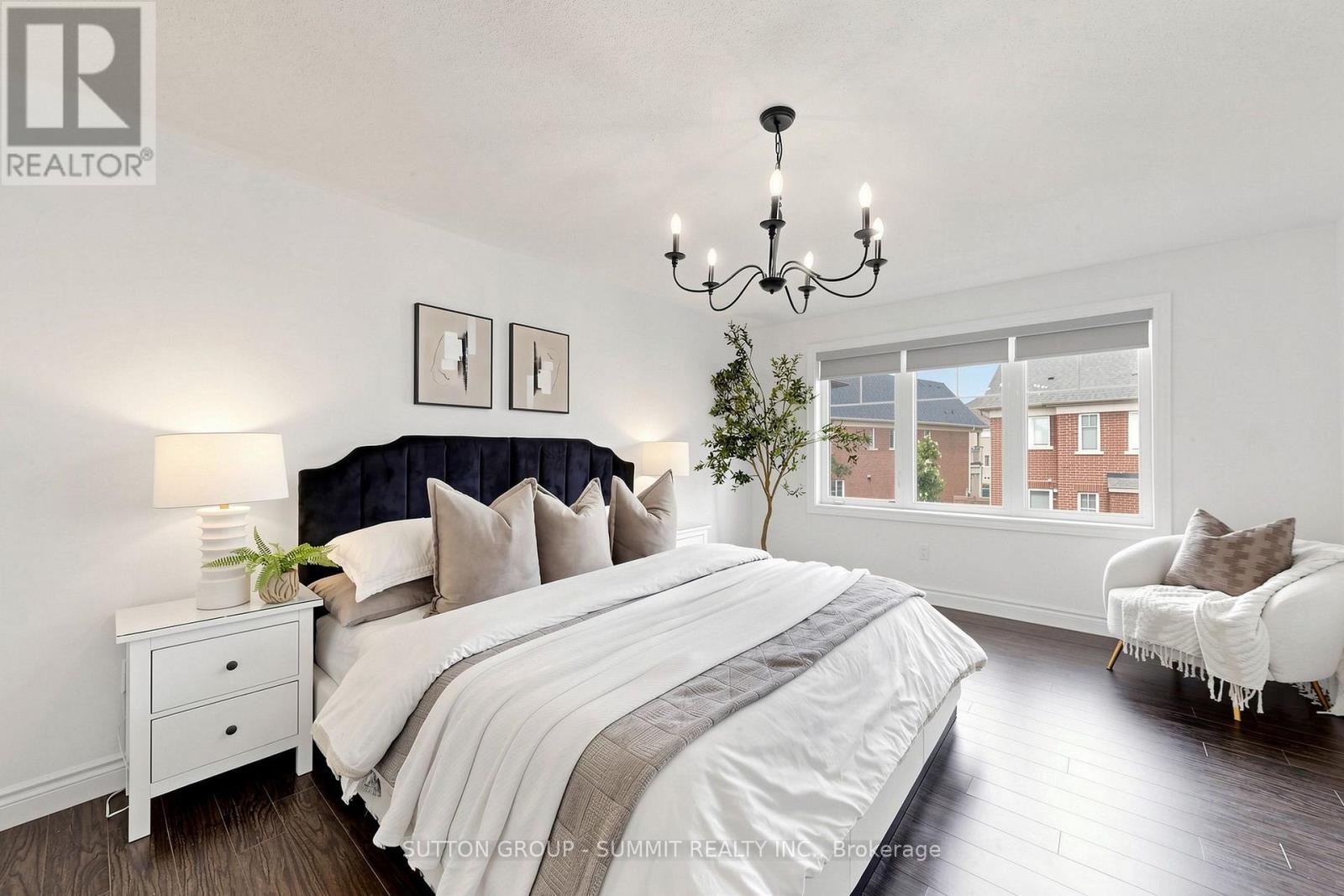 33 Kettle Valley Trail, King, ON - Indoor Photo Showing Bedroom